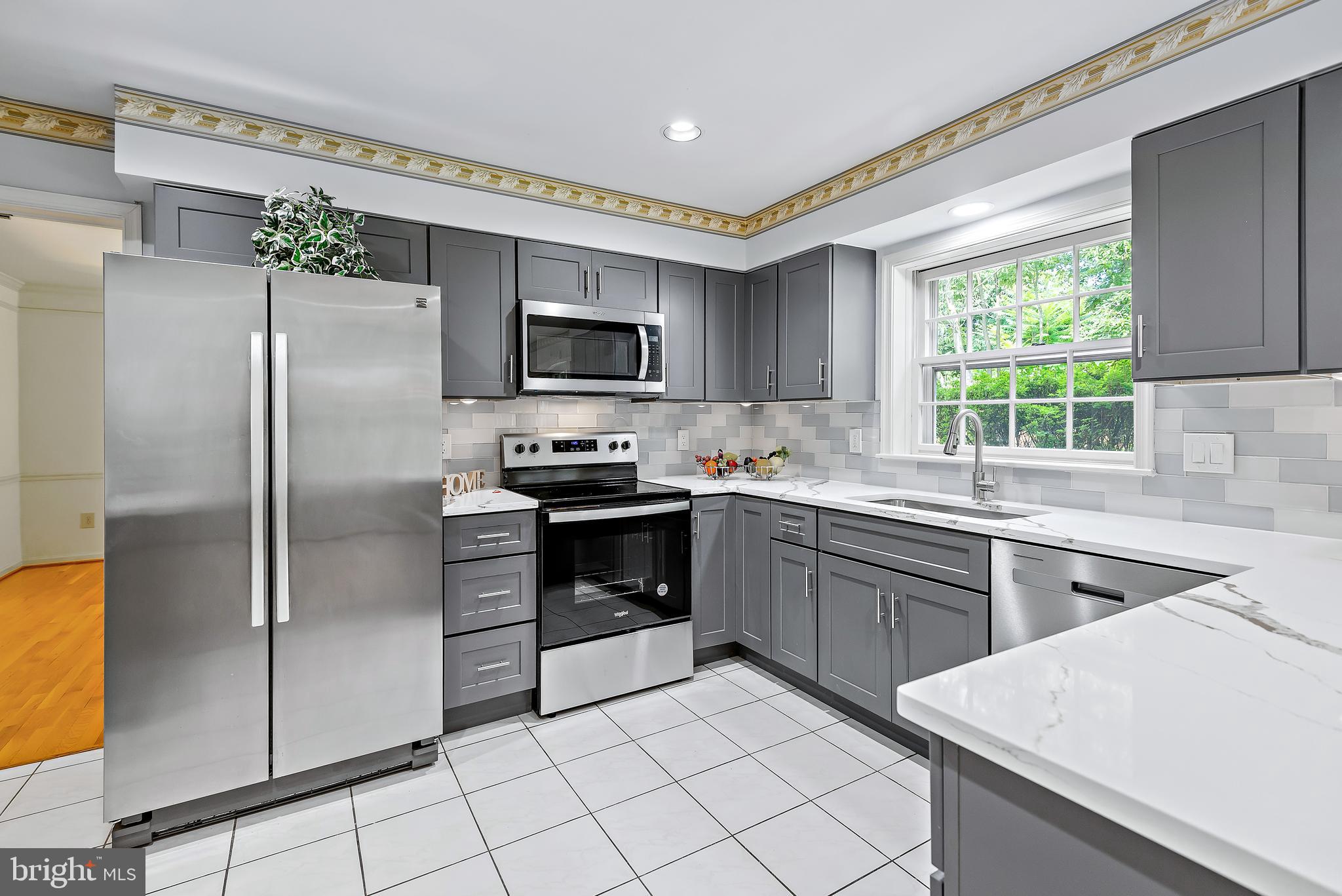 PINE KNOLLS - Residential