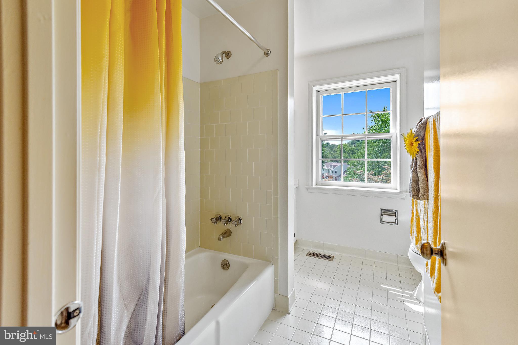 PINE KNOLLS - Residential