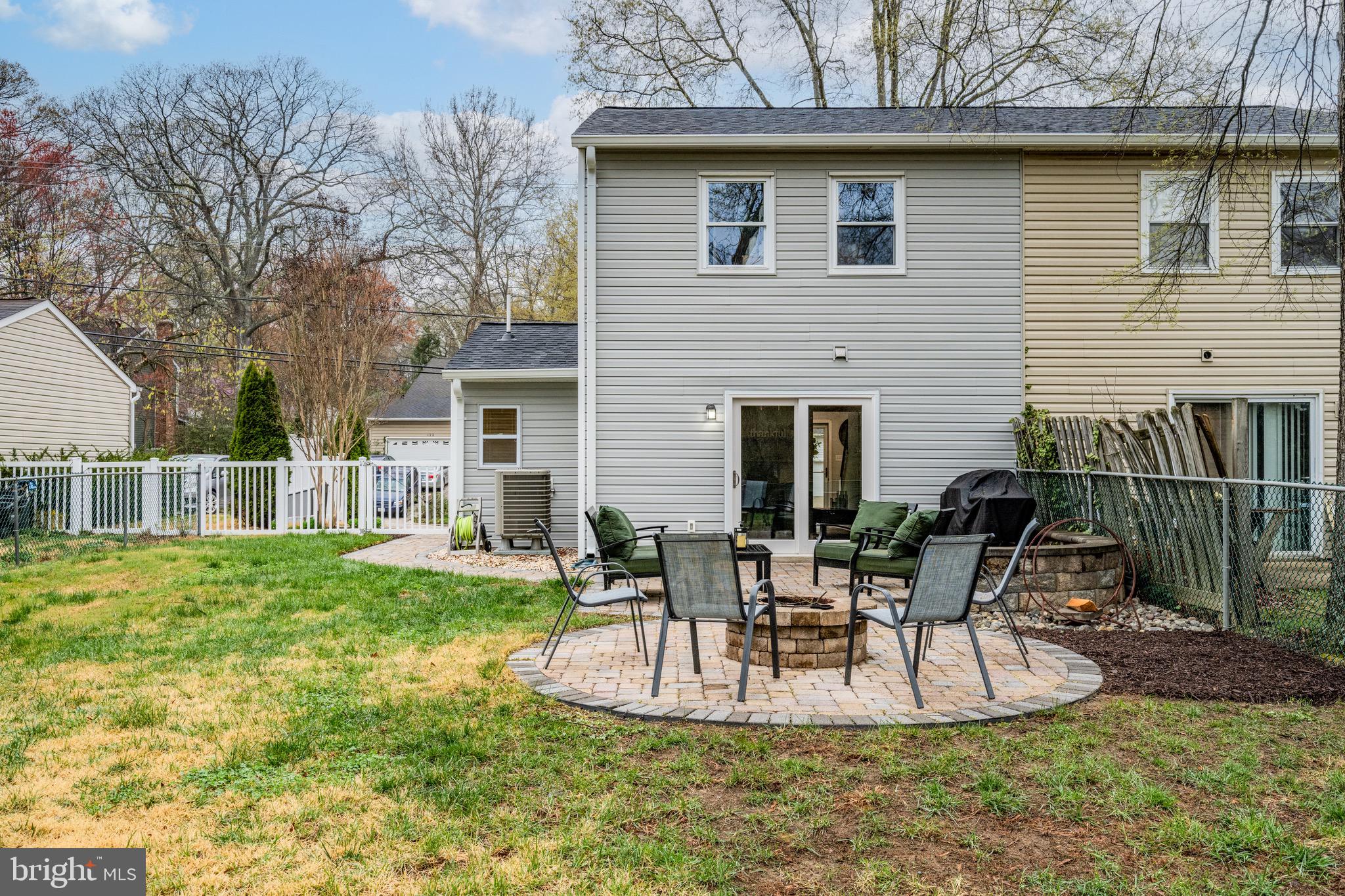 MCKINSEY WOODS - Residential