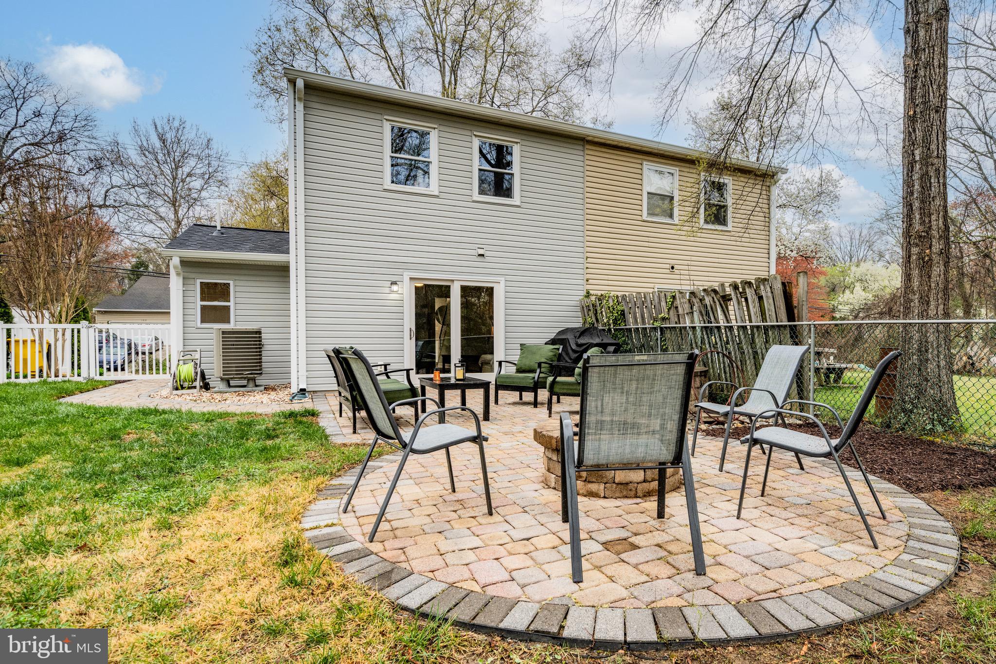 MCKINSEY WOODS - Residential