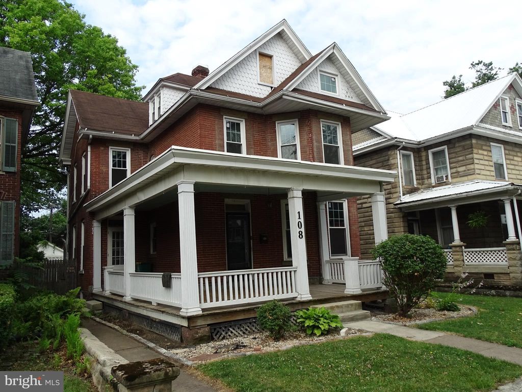 Photo of 108 Commerce, CHAMBERSBURG, PA 17201 (MLS # PAFL2030114)