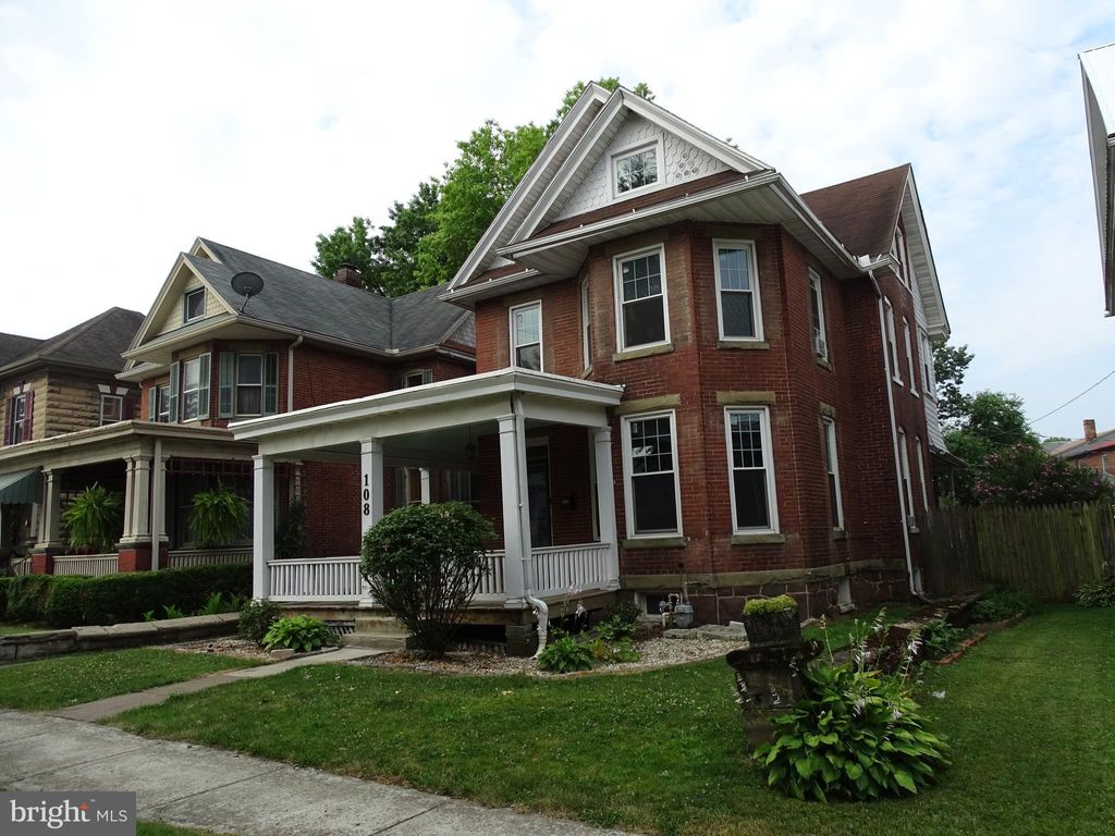 Photo of 108 Commerce, CHAMBERSBURG, PA 17201 (MLS # PAFL2030114)