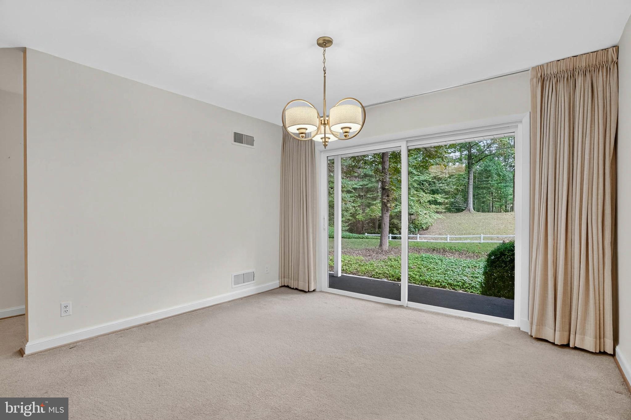 SPRINGBROOK FOREST - Residential