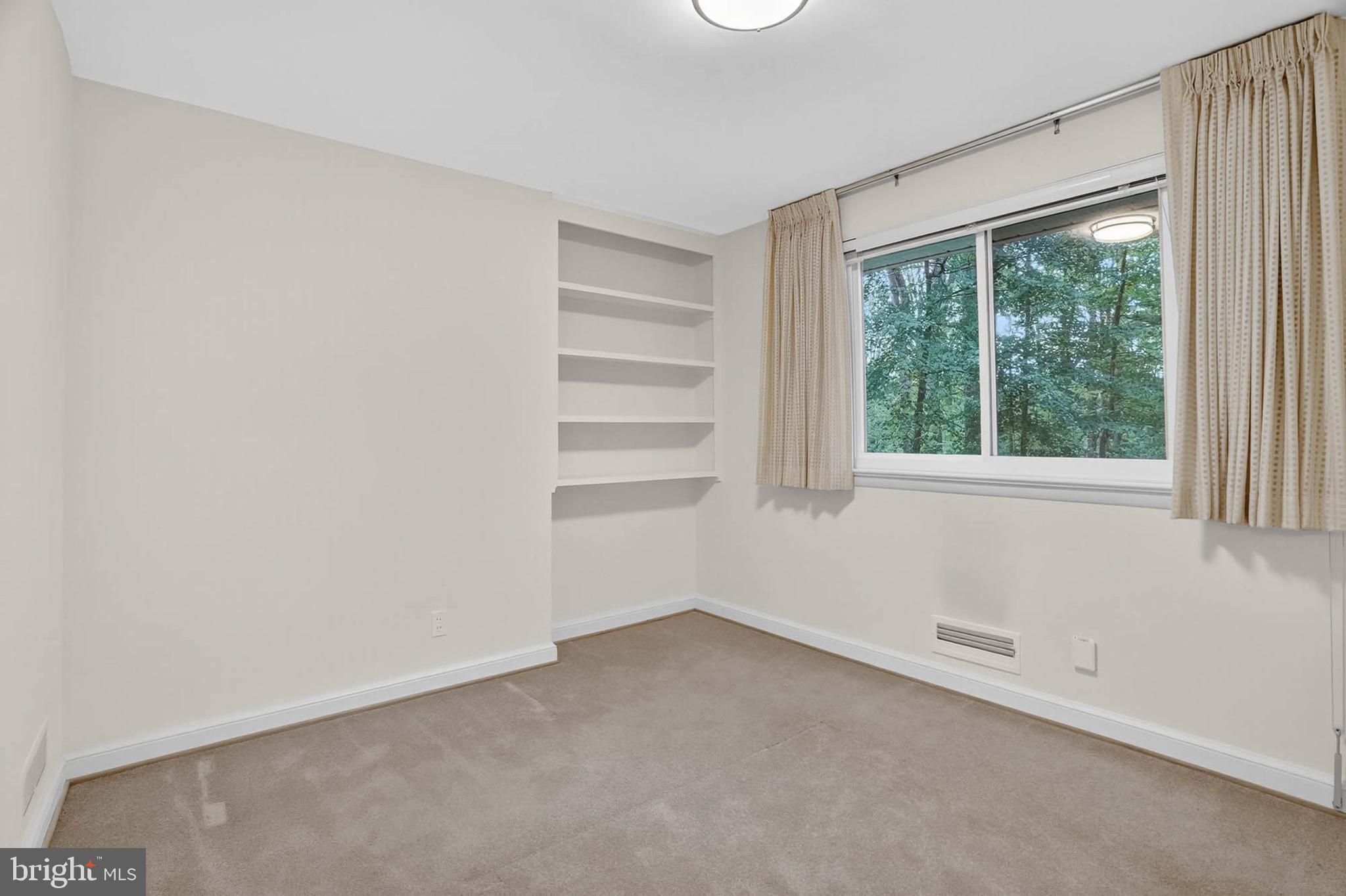 SPRINGBROOK FOREST - Residential