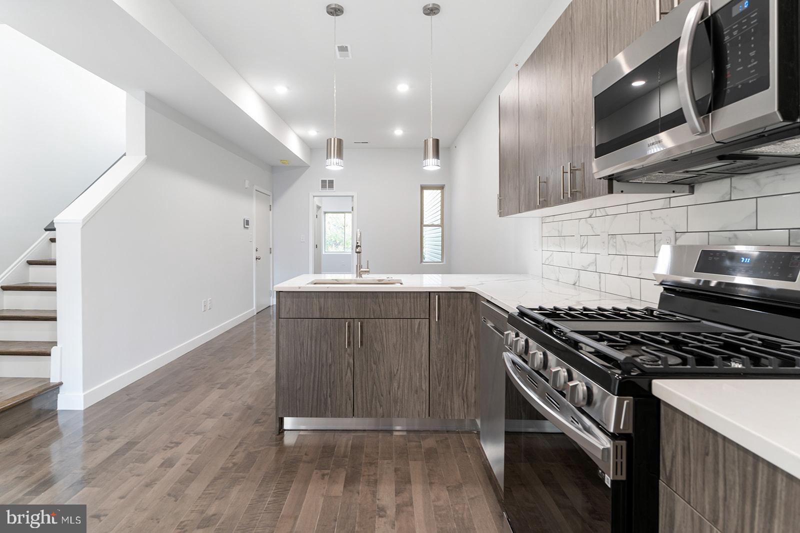 NORRIS SQUARE - Residential Lease