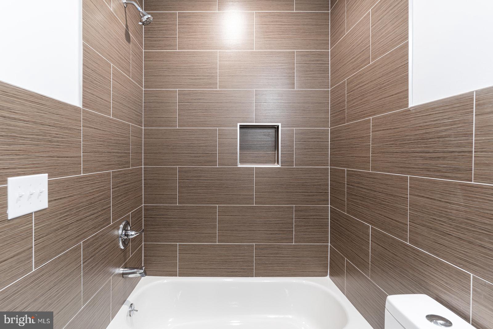 NORRIS SQUARE - Residential Lease