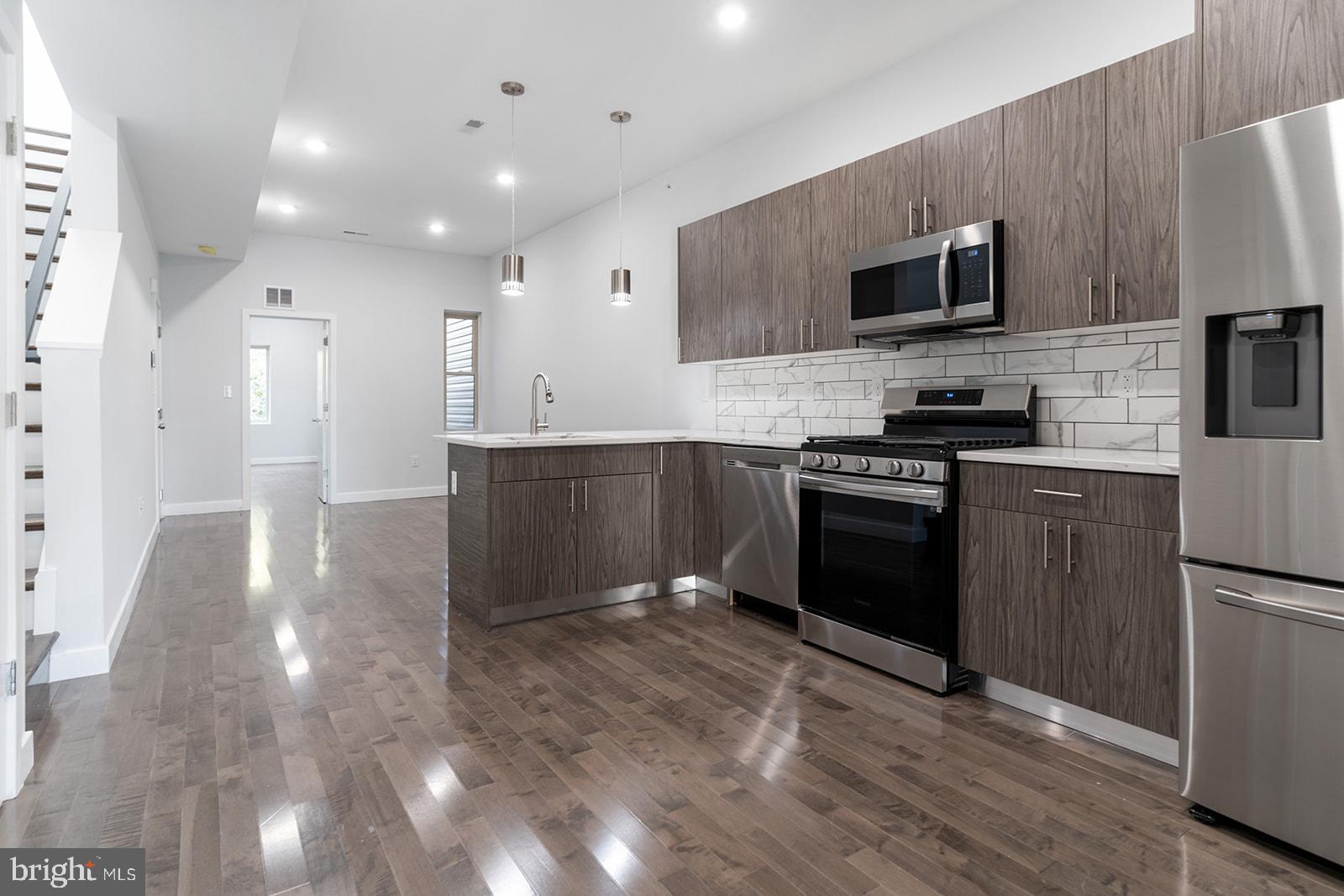 NORRIS SQUARE - Residential Lease