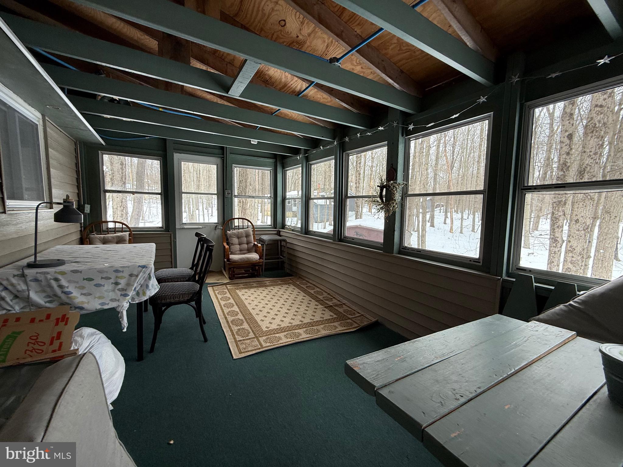 ARROWHEAD LAKE - Residential