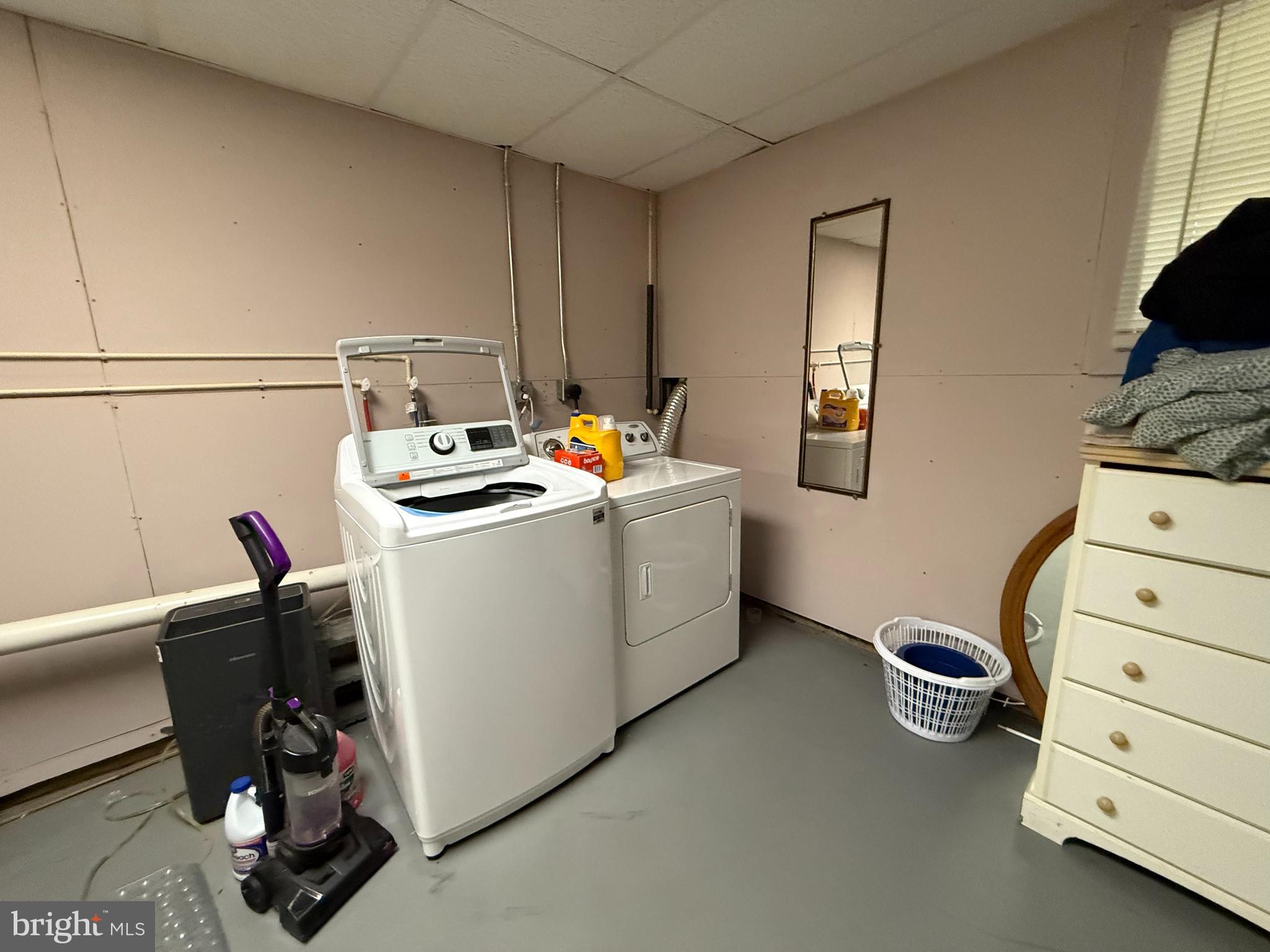 ARROWHEAD LAKE - Residential