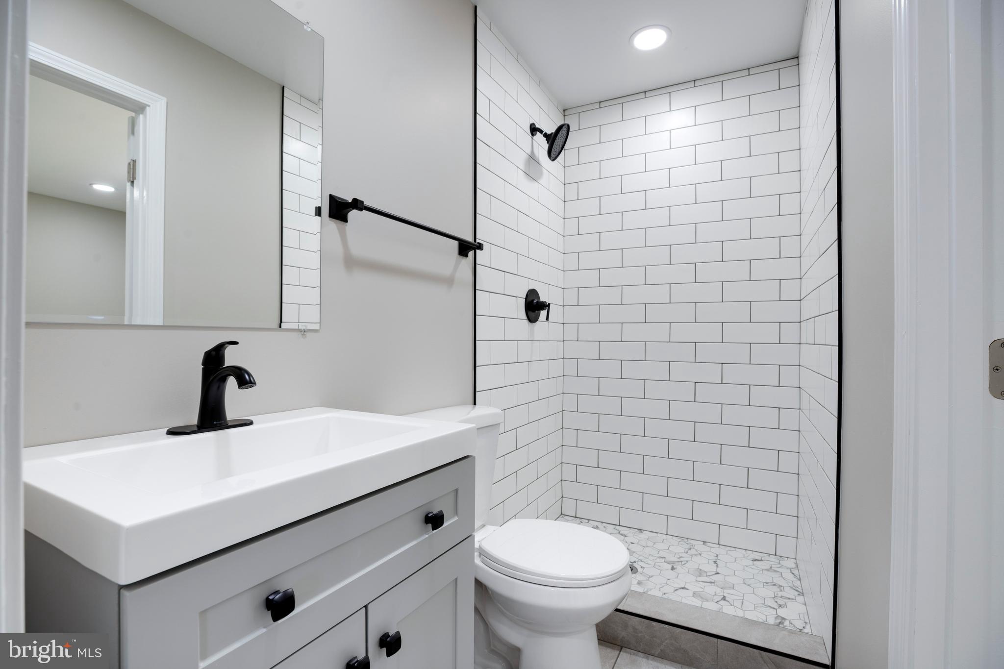 DALE CITY - Residential Lease