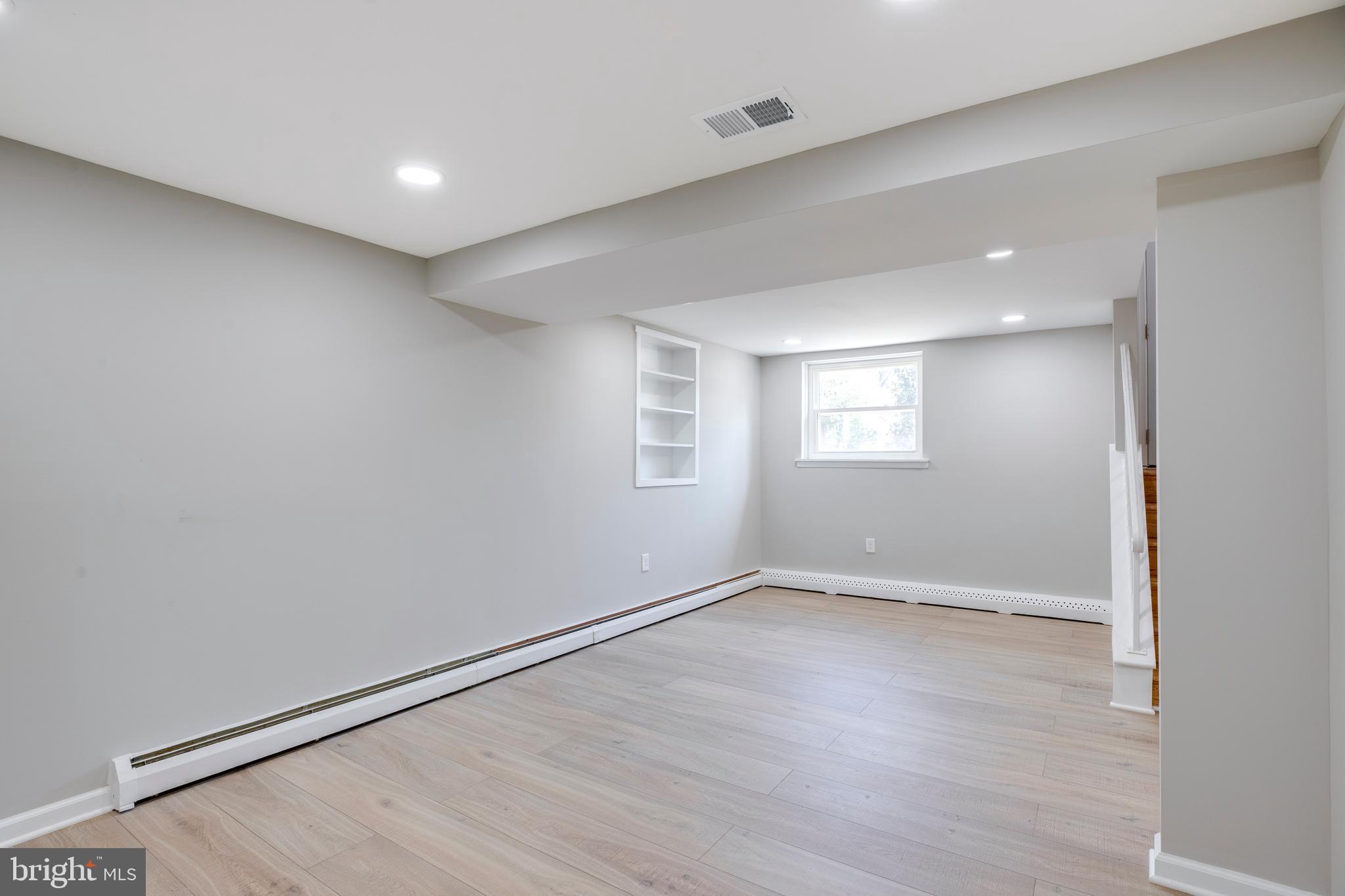 DALE CITY - Residential Lease