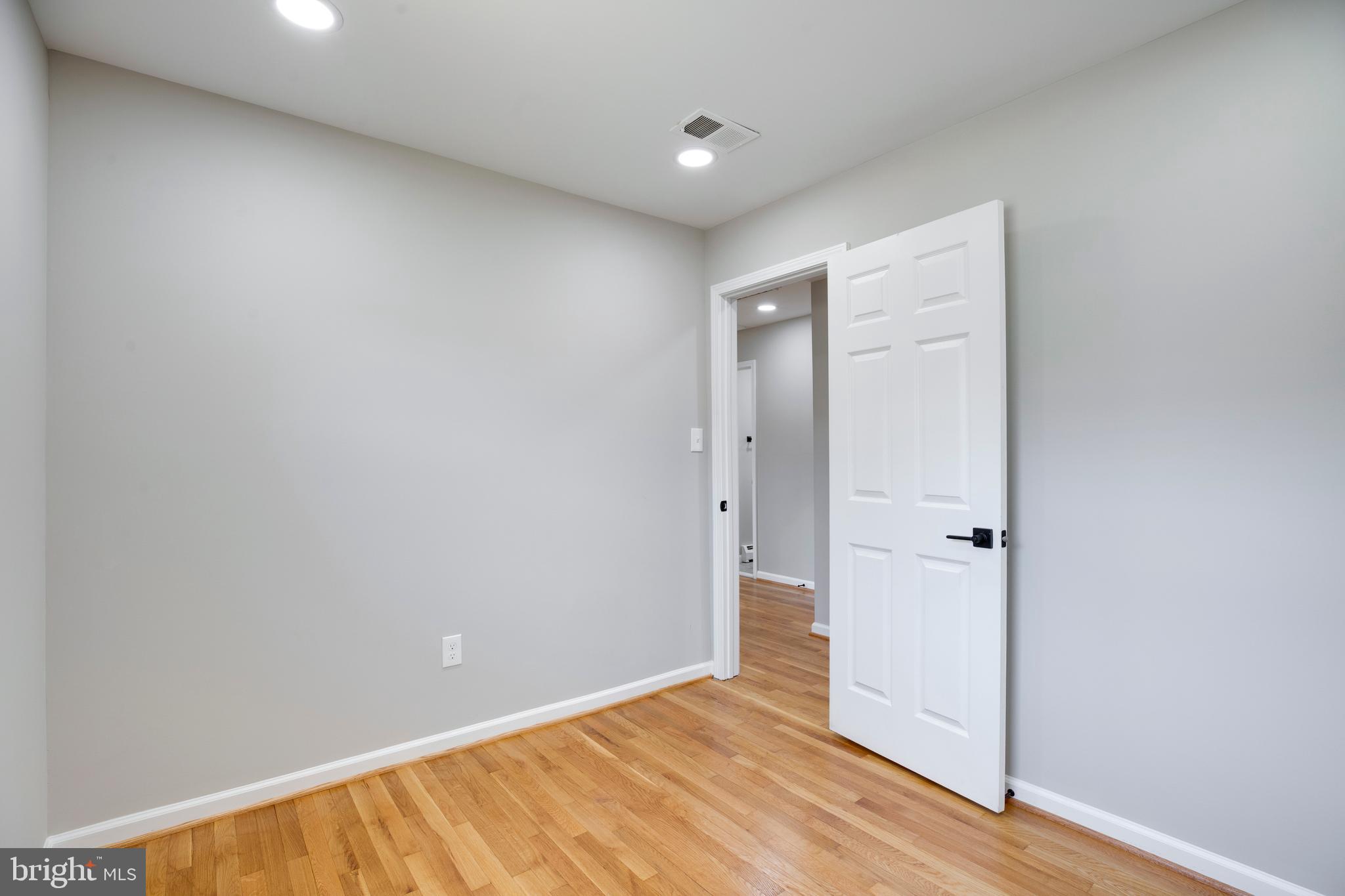 DALE CITY - Residential Lease