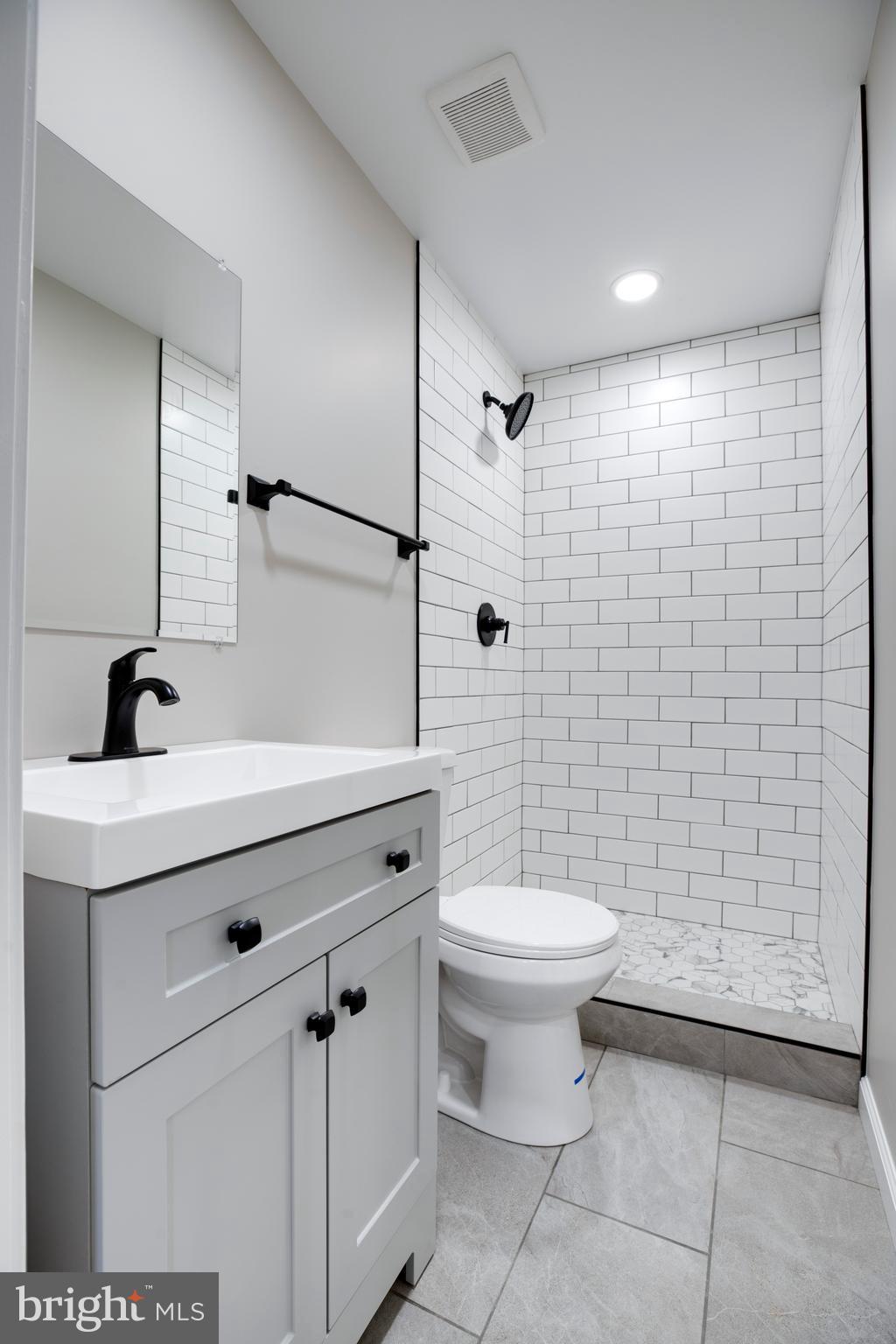 DALE CITY - Residential Lease