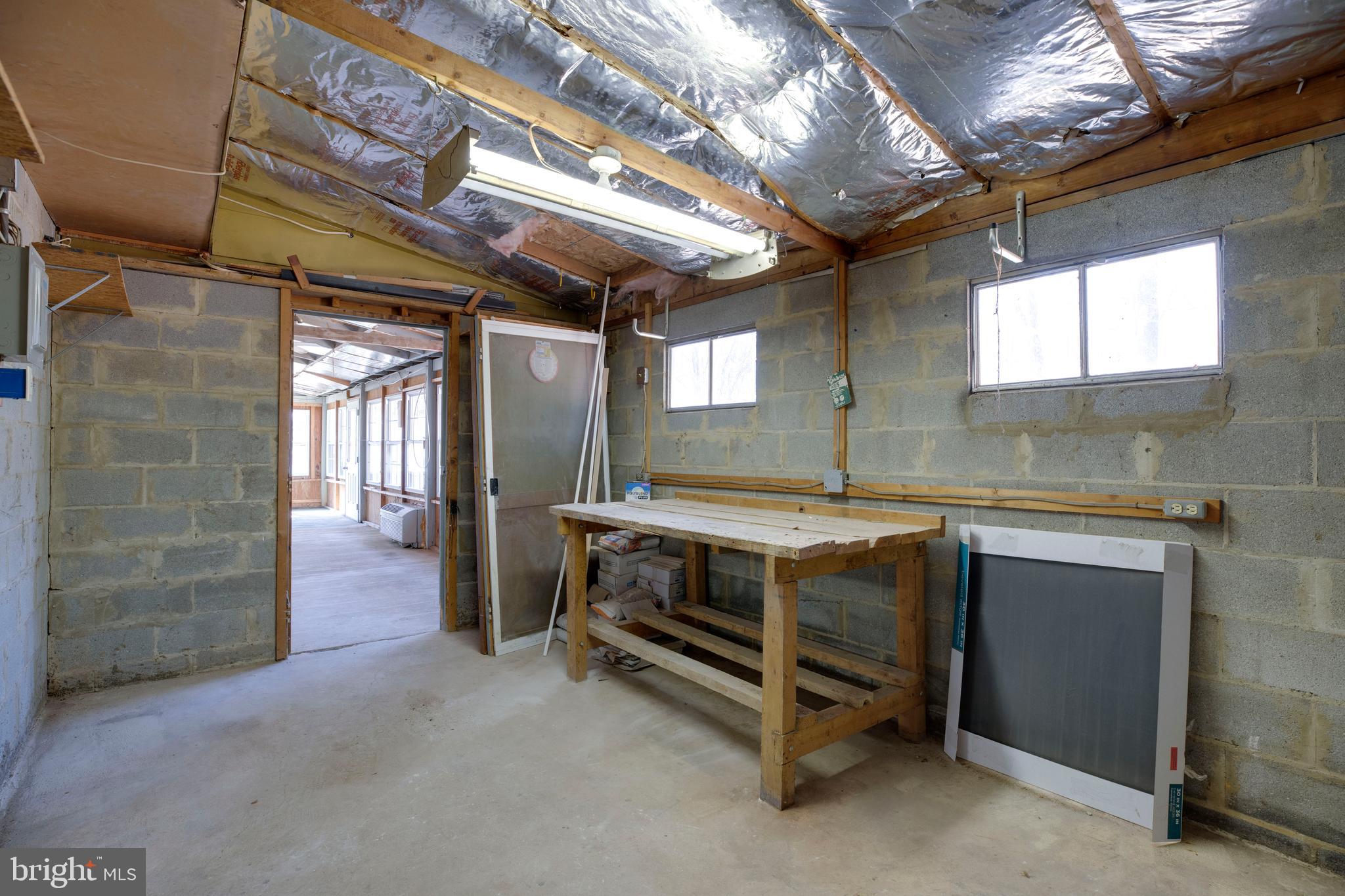 DALE CITY - Residential Lease