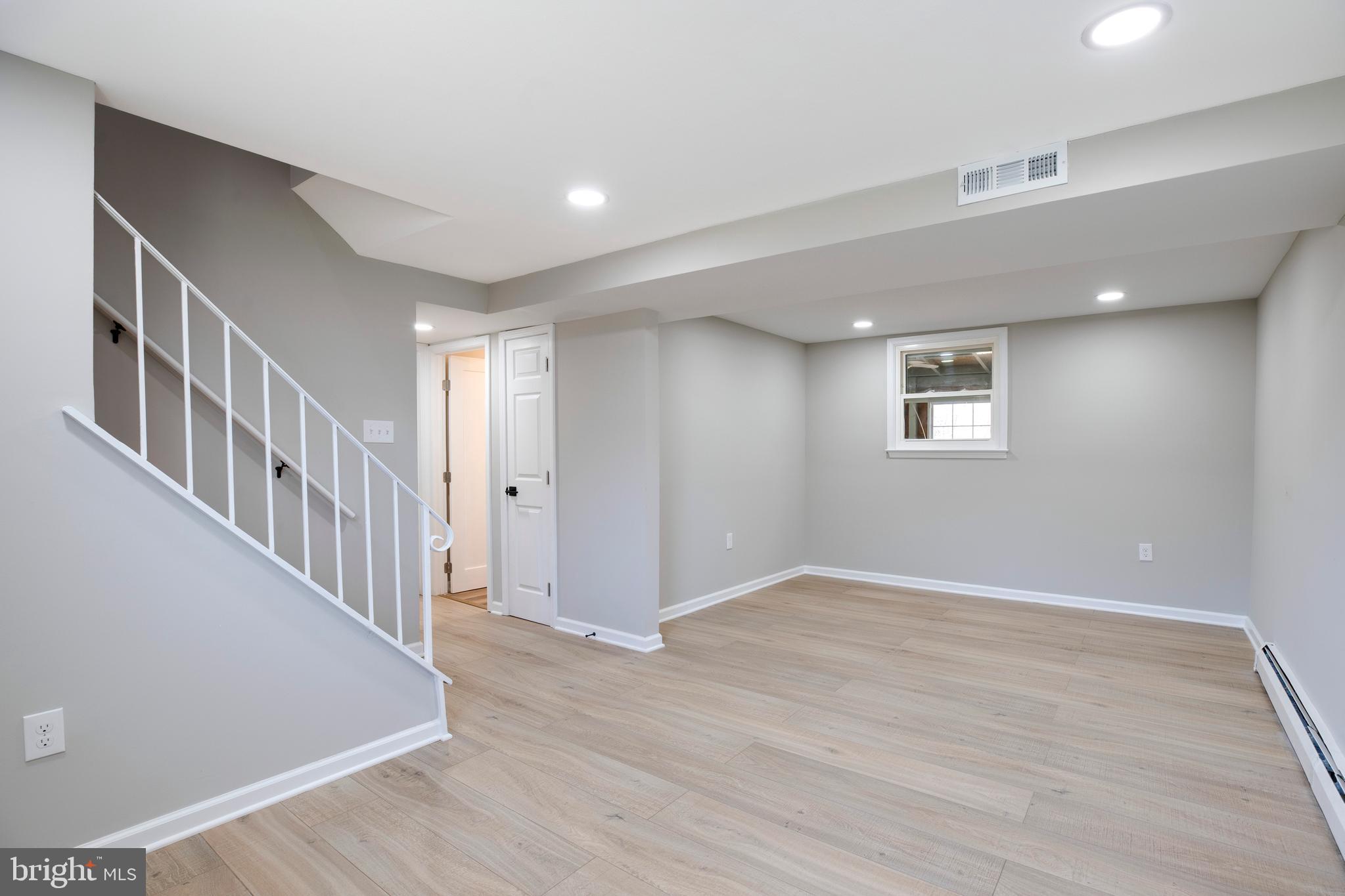 DALE CITY - Residential Lease