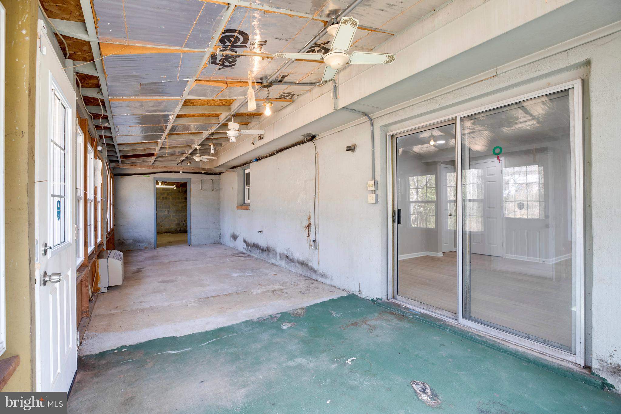 DALE CITY - Residential Lease