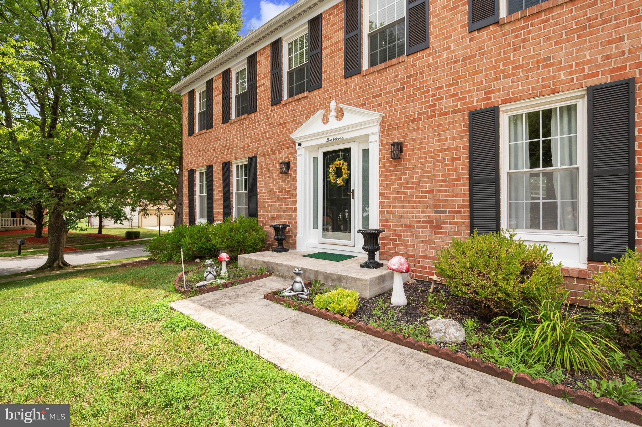 1011 WINGED FOOT DRIVE