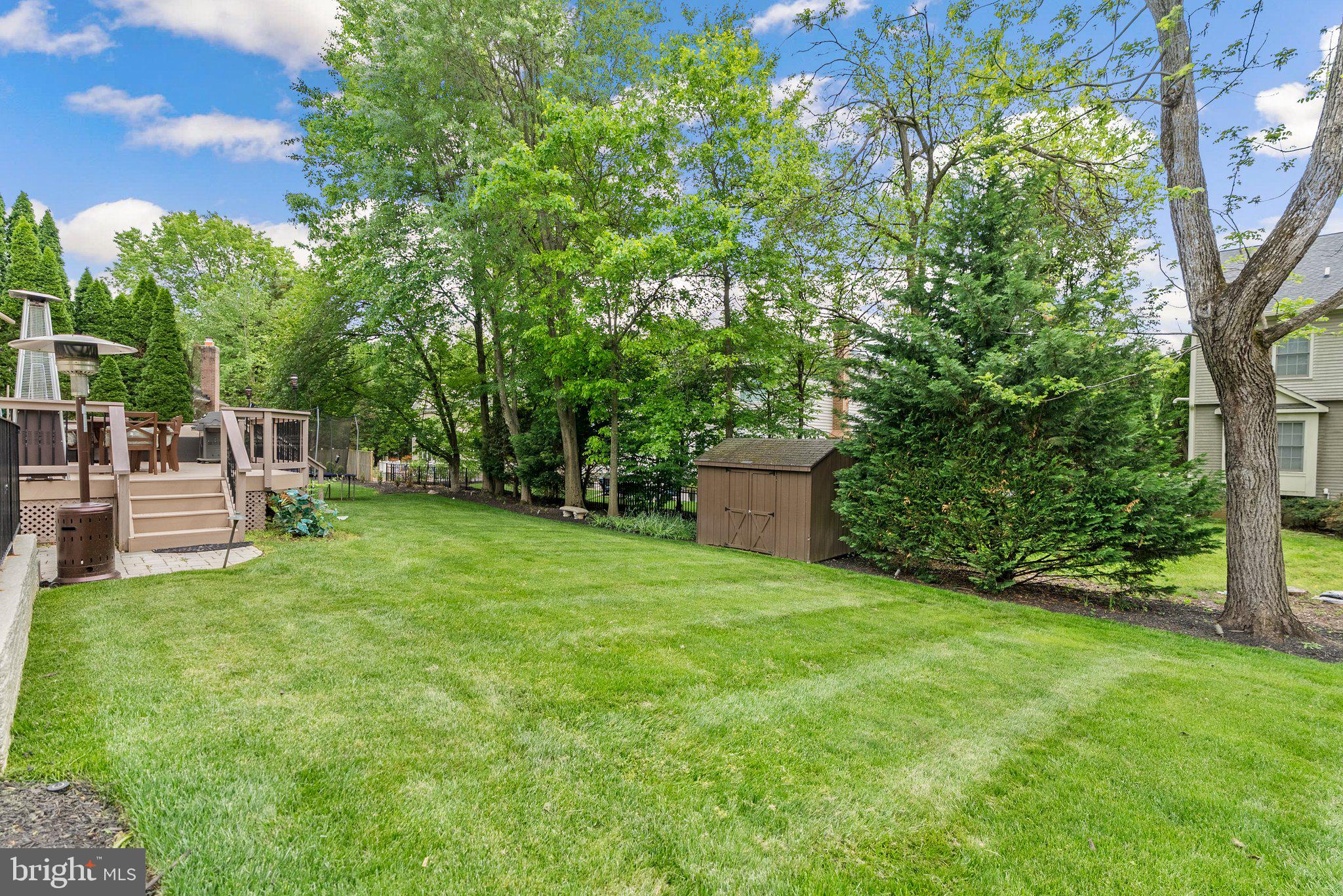 WILLOWS OF POTOMAC - Residential Lease