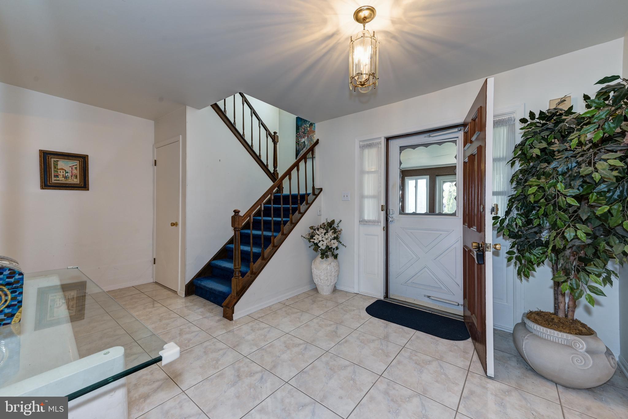 4 WARBLER DRIVE