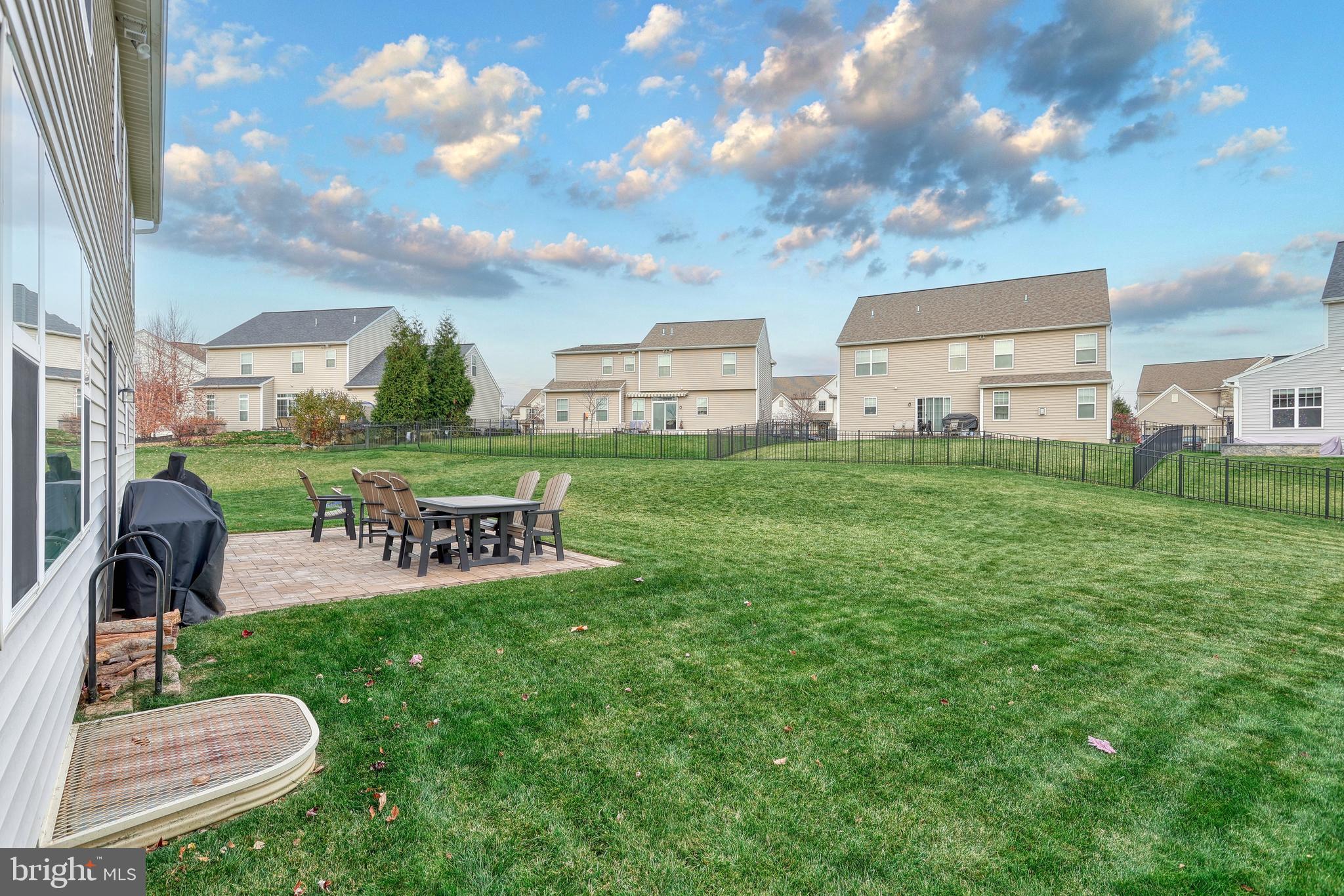 WINDING HILLS - Residential