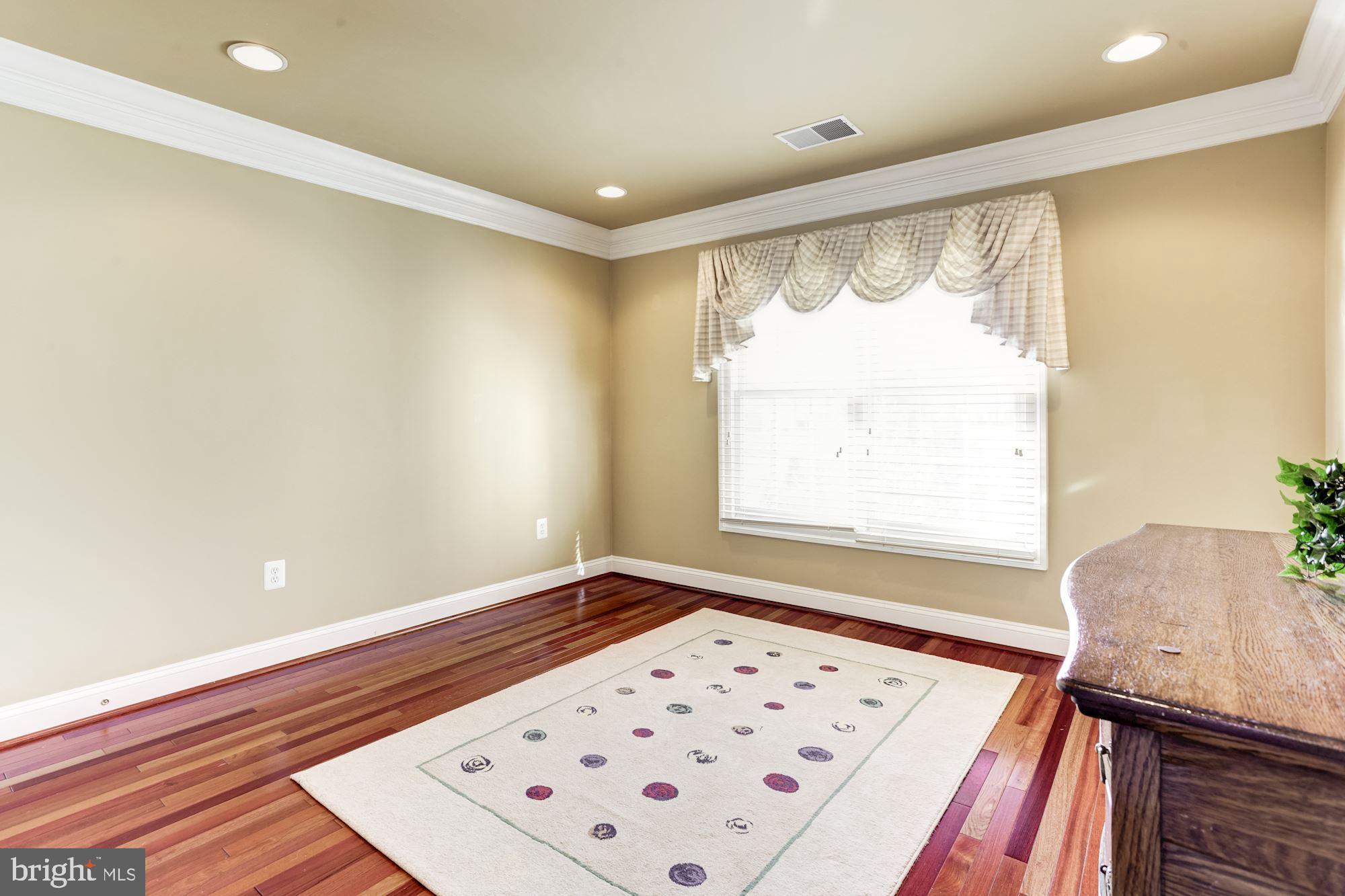 FALLSGROVE - Residential