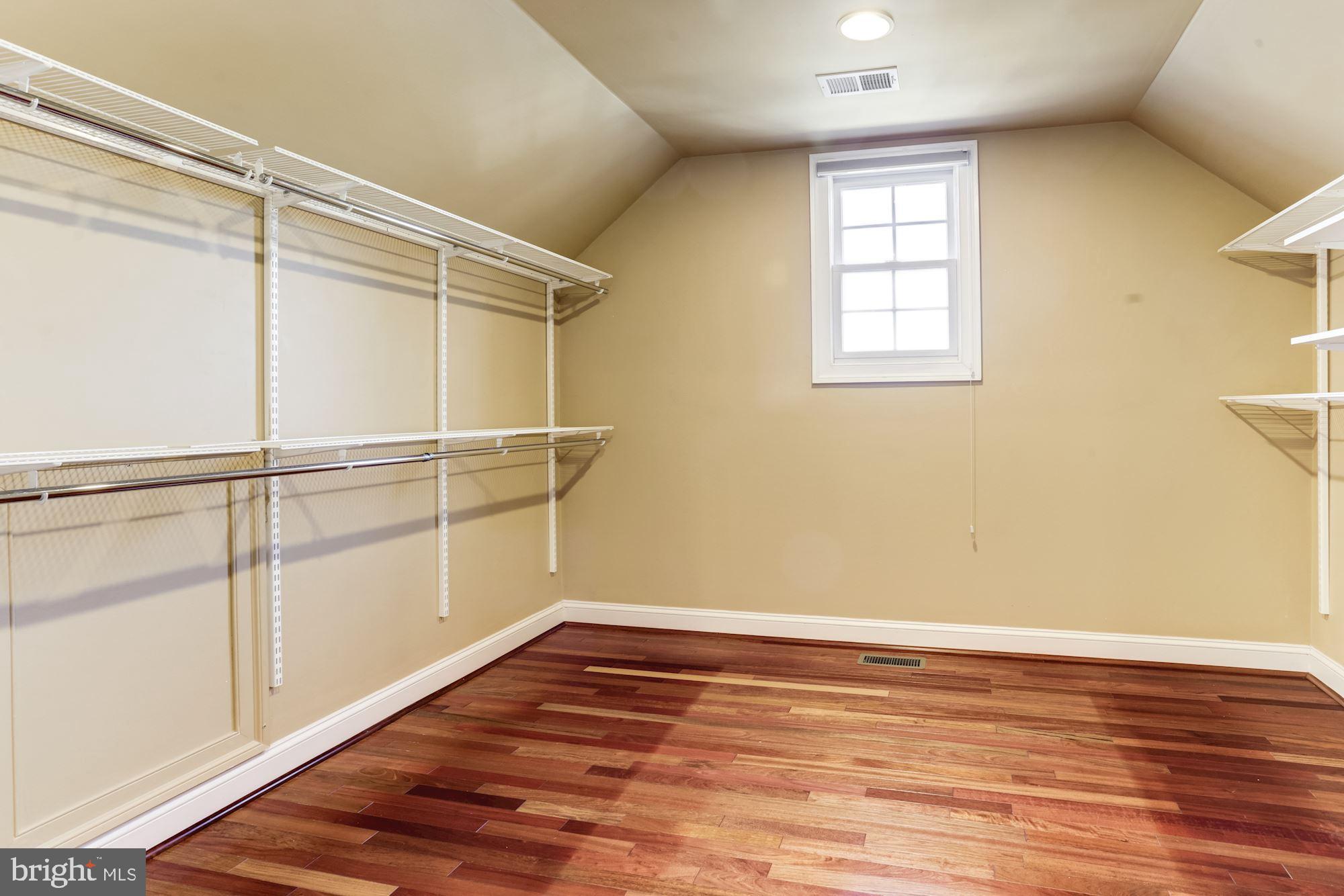 FALLSGROVE - Residential