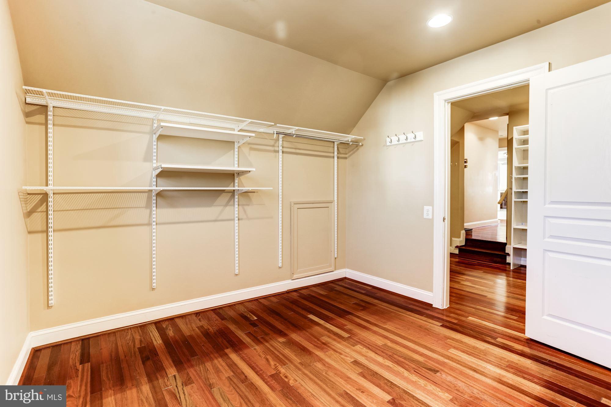 FALLSGROVE - Residential