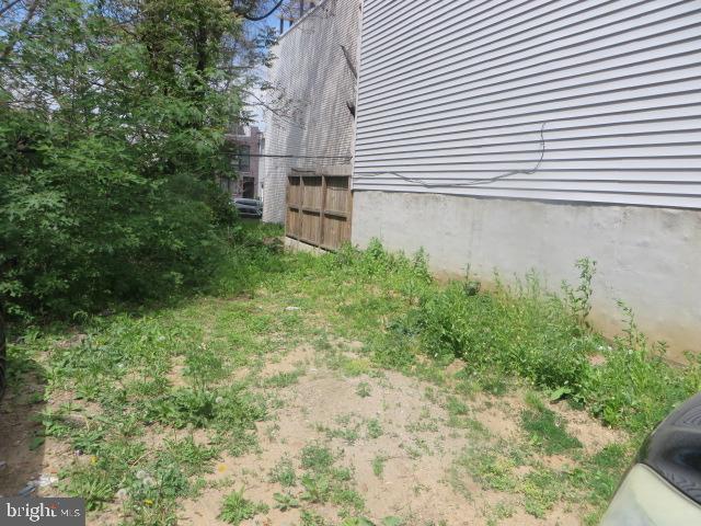 Prime lot on developing block in Brewerytown. New construction already on this street. Located just off of 30th and Girard Ave with easy access to Fairmont Park, Kelly Drive, I76 and Center City Philadelphia. Excellent development opportunity.