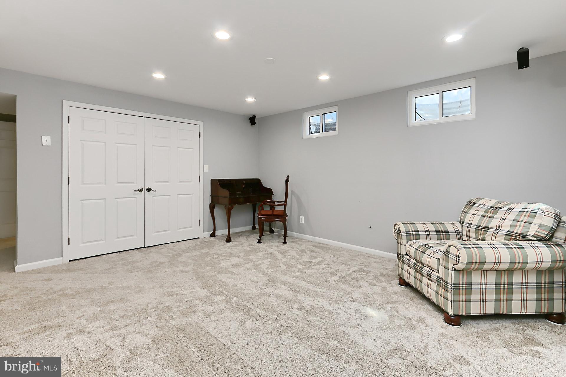 FAIRFAX STATION - Residential