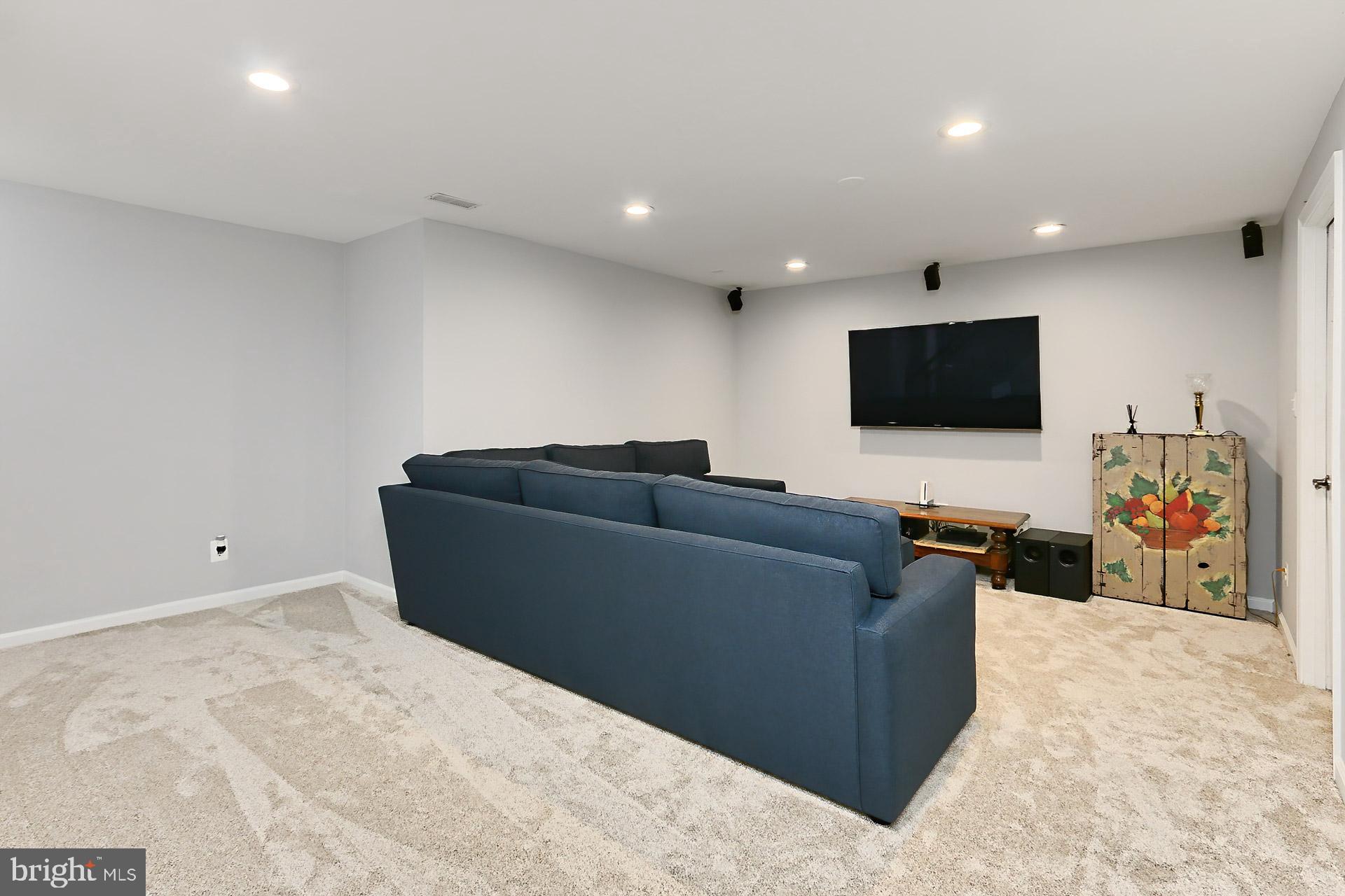 FAIRFAX STATION - Residential