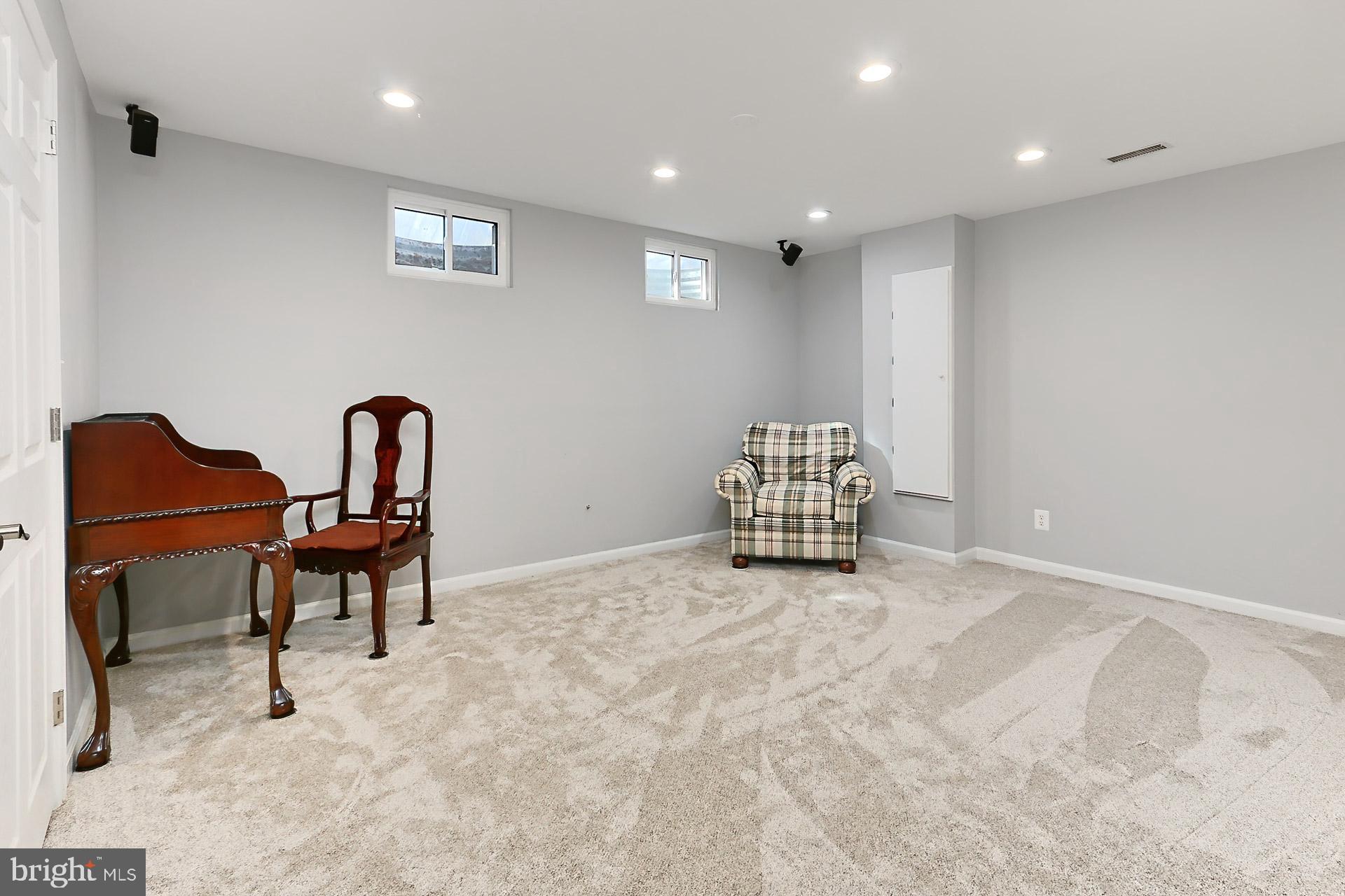 FAIRFAX STATION - Residential