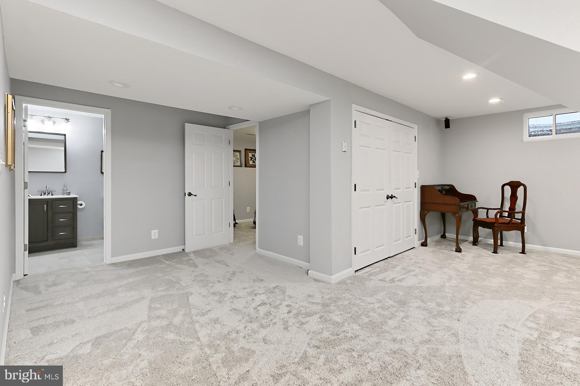 FAIRFAX STATION - Residential