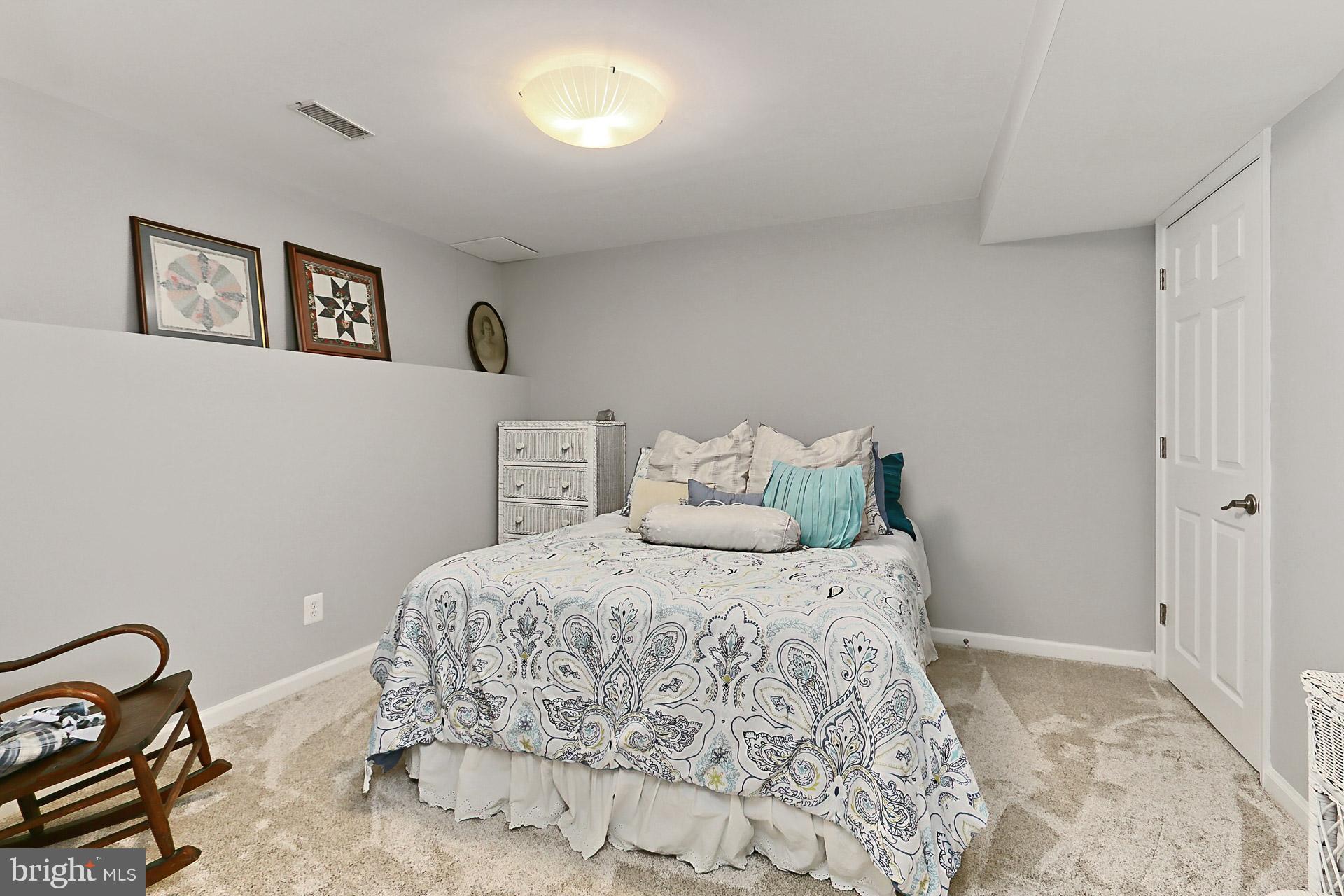 FAIRFAX STATION - Residential