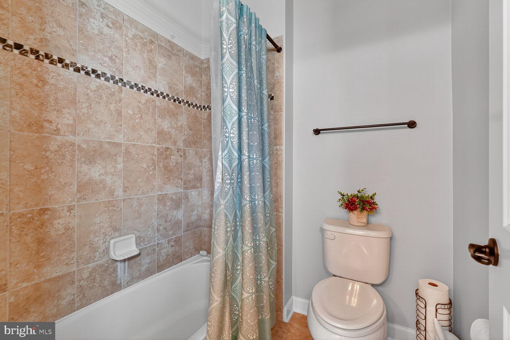 BURGUNDY WOODS - Residential