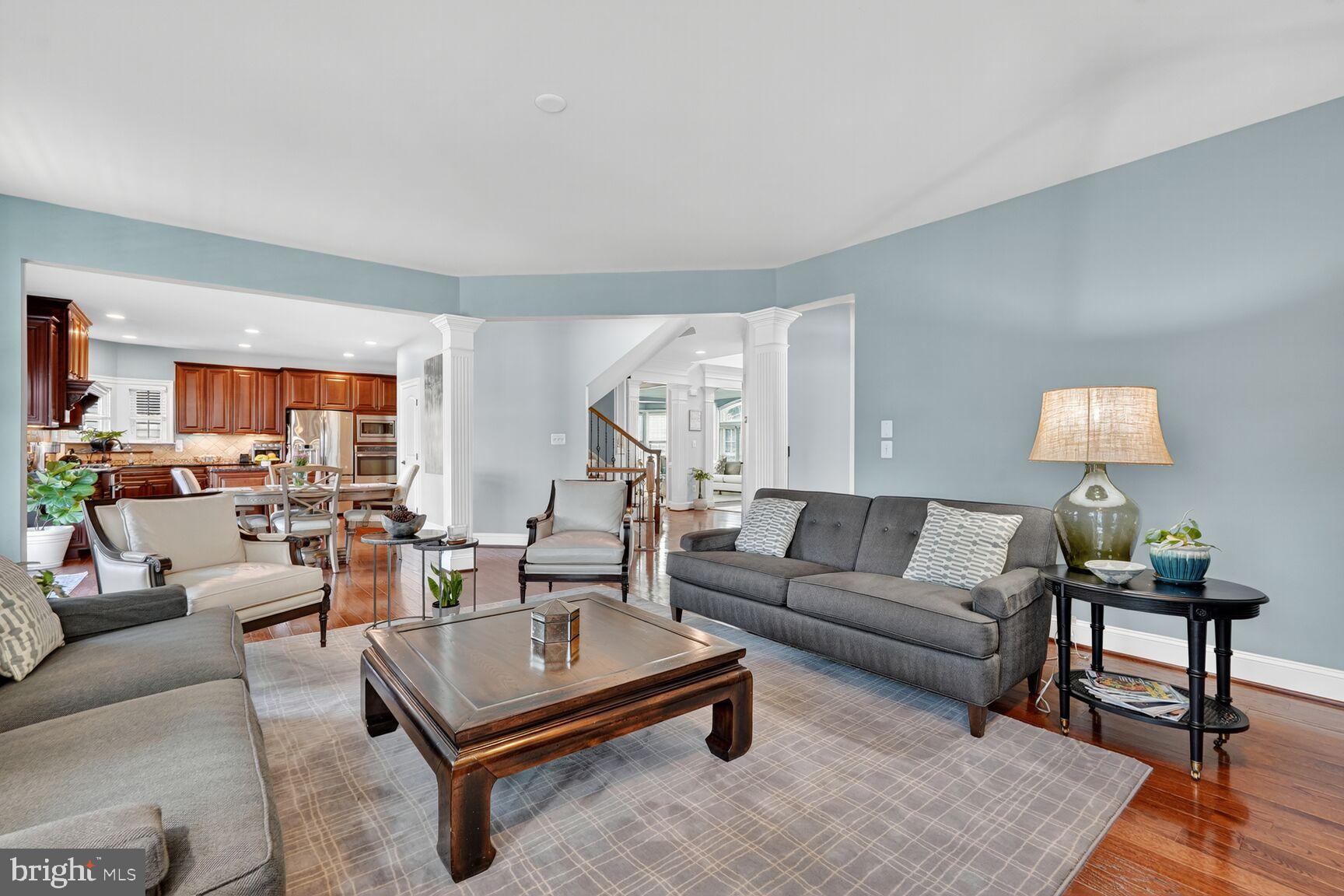 BURGUNDY WOODS - Residential