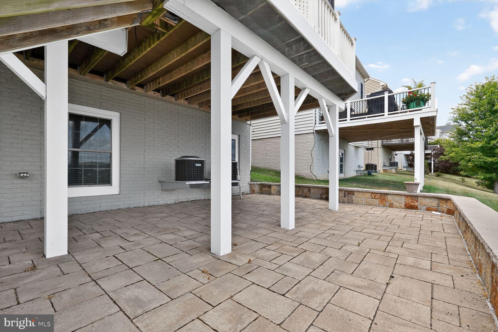 BURGUNDY WOODS - Residential