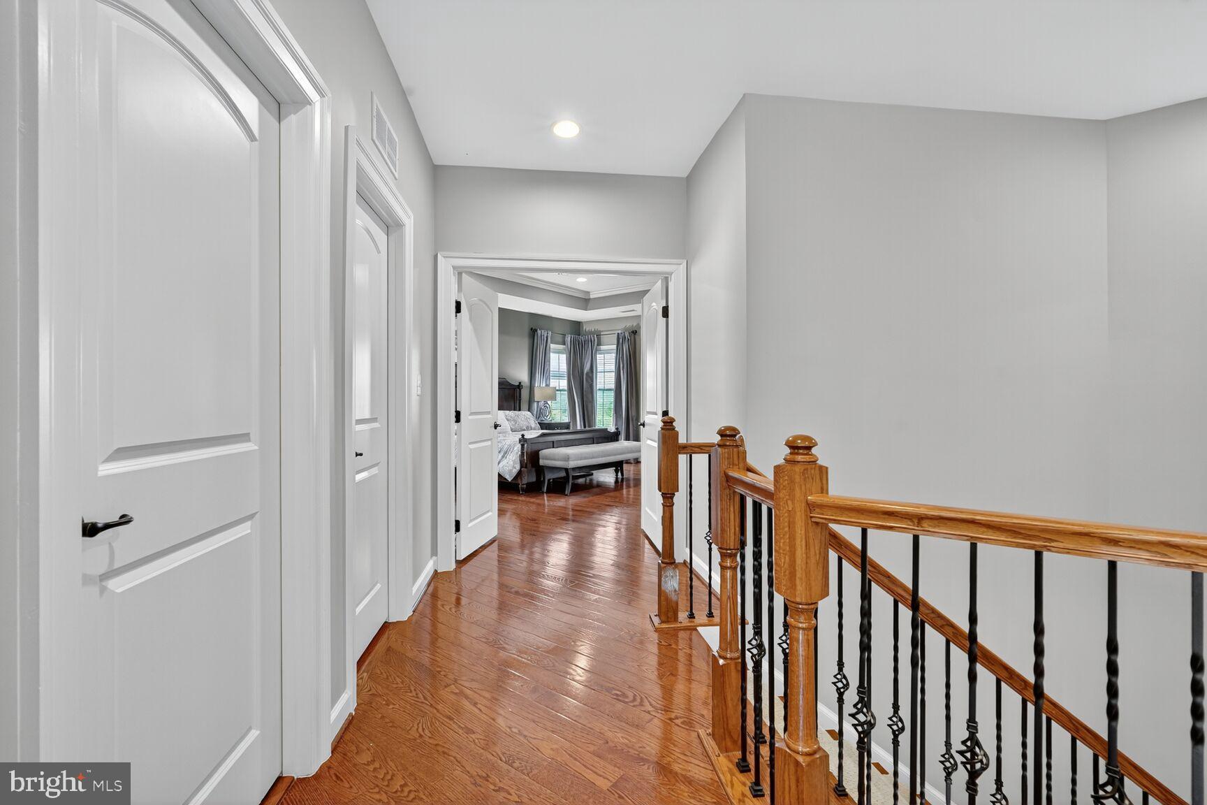 BURGUNDY WOODS - Residential