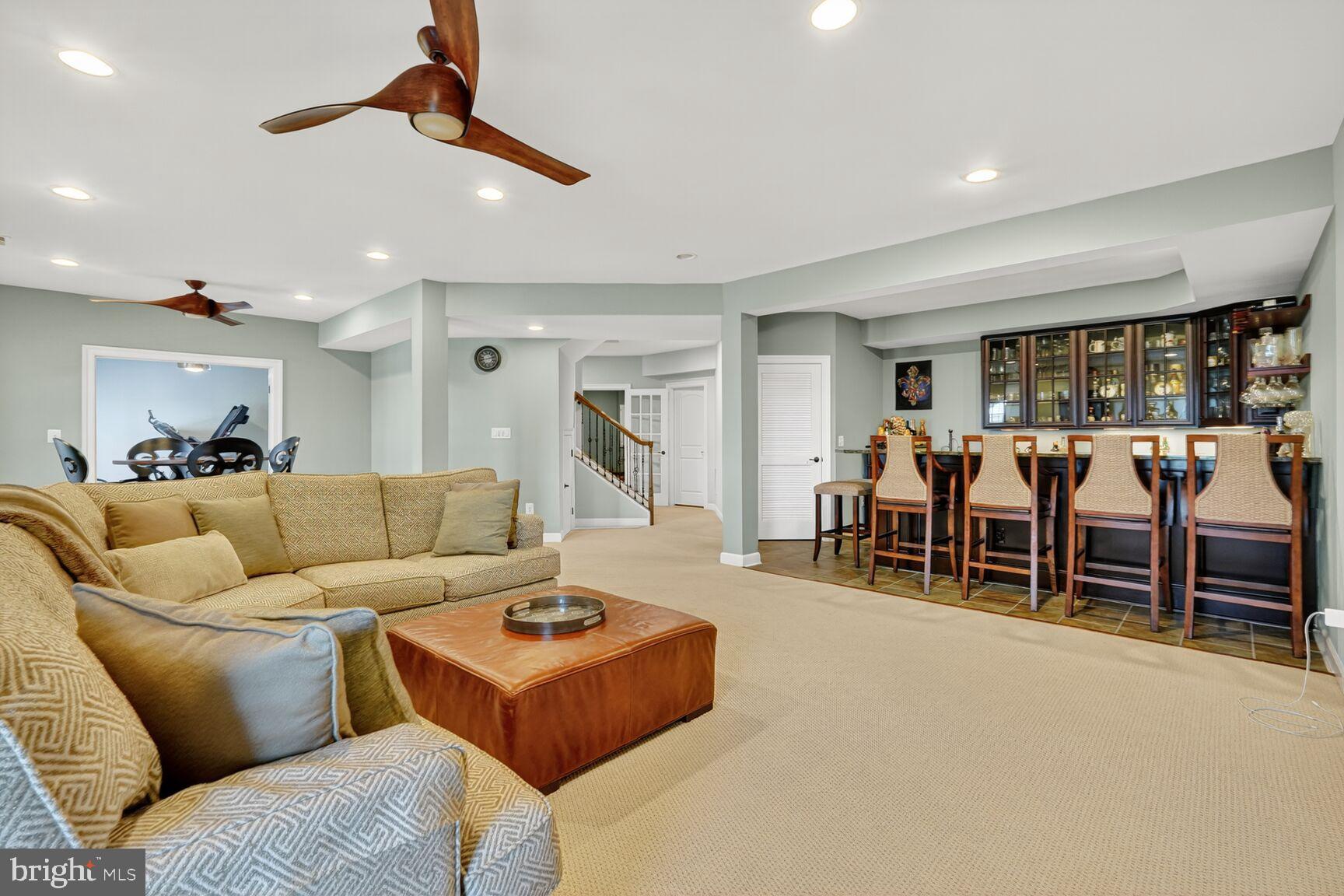 BURGUNDY WOODS - Residential