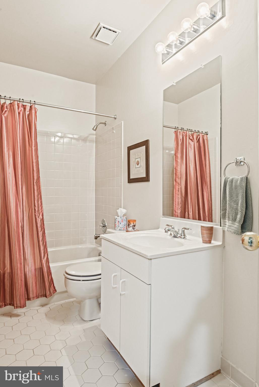 HUNTER MILL TOWN OF VIENNA - Residential