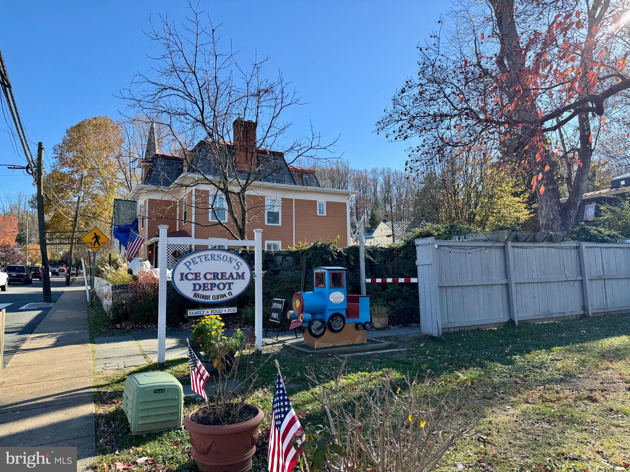 CHAPEL TRAILS - Residential