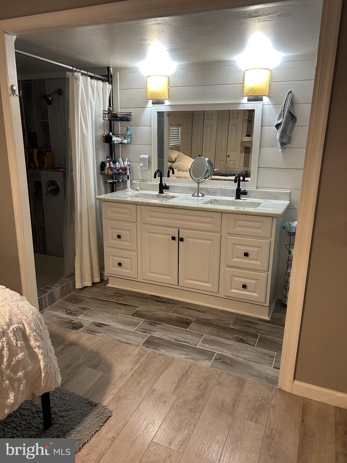 VILLAGE BROOK - Residential