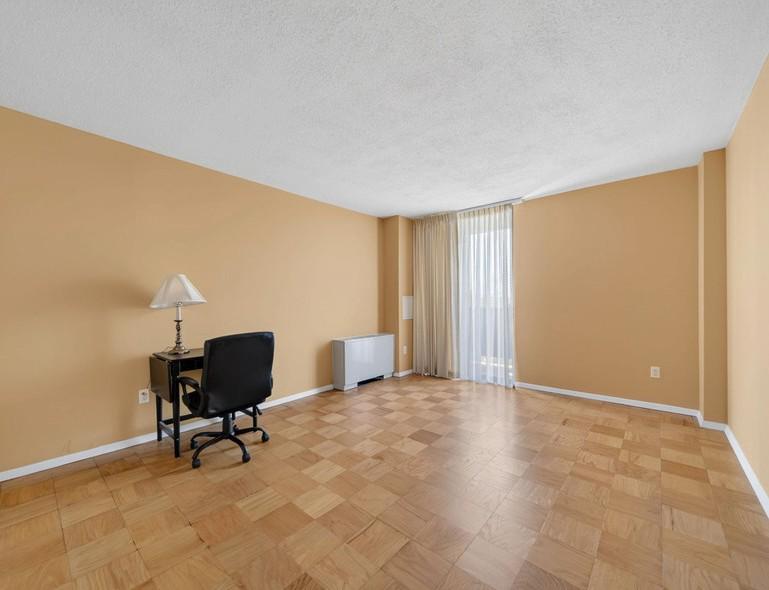 TOWERS IN WESTCHESTER PARK - Residential