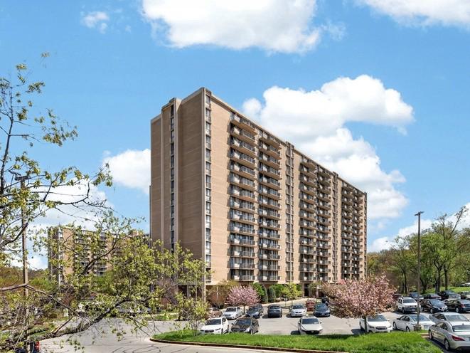 TOWERS IN WESTCHESTER PARK - Residential