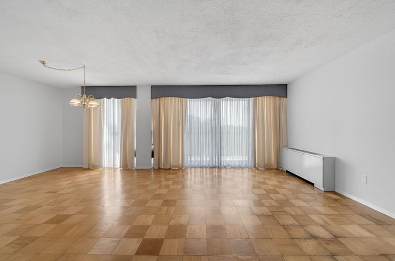 TOWERS IN WESTCHESTER PARK - Residential