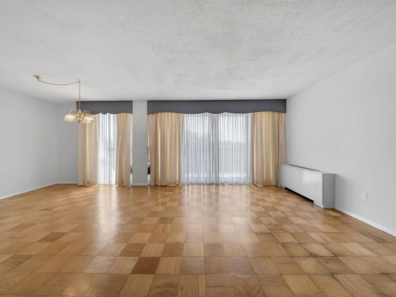 TOWERS IN WESTCHESTER PARK - Residential