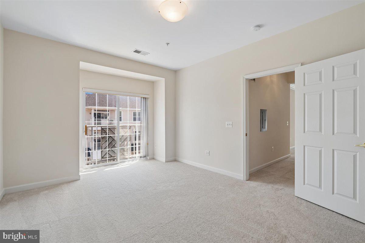 SOUTH RIVER COLONY - Residential