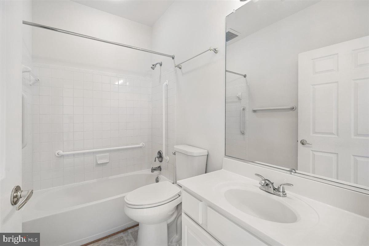 SOUTH RIVER COLONY - Residential