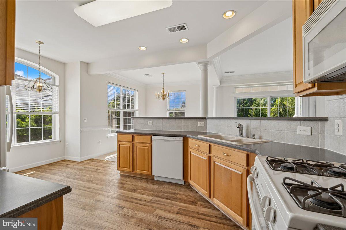SOUTH RIVER COLONY - Residential