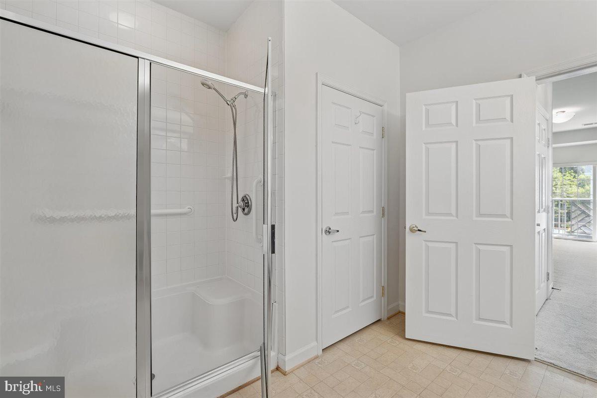 SOUTH RIVER COLONY - Residential