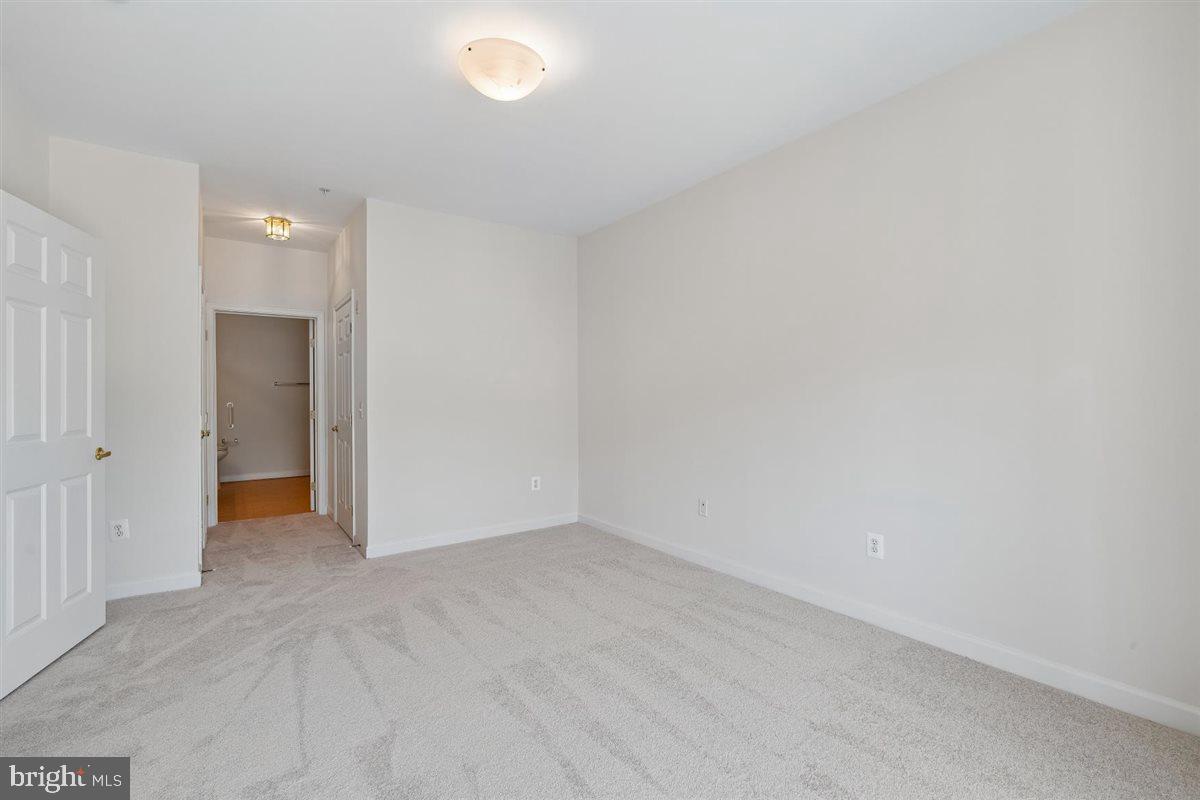 SOUTH RIVER COLONY - Residential